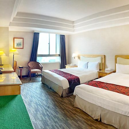 เมซง เดอ ชีน - อาคารปิ่น เฉิน Hotel ไถจง ภายนอก รูปภาพ