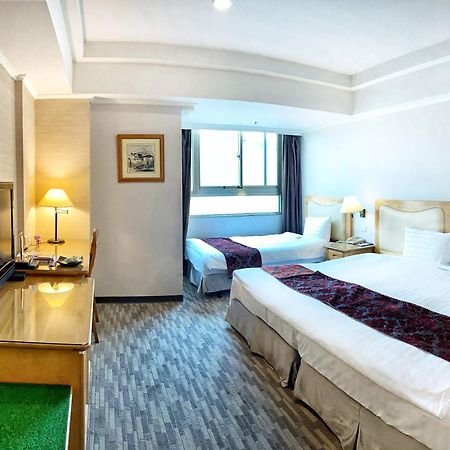 เมซง เดอ ชีน - อาคารปิ่น เฉิน Hotel ไถจง ภายนอก รูปภาพ