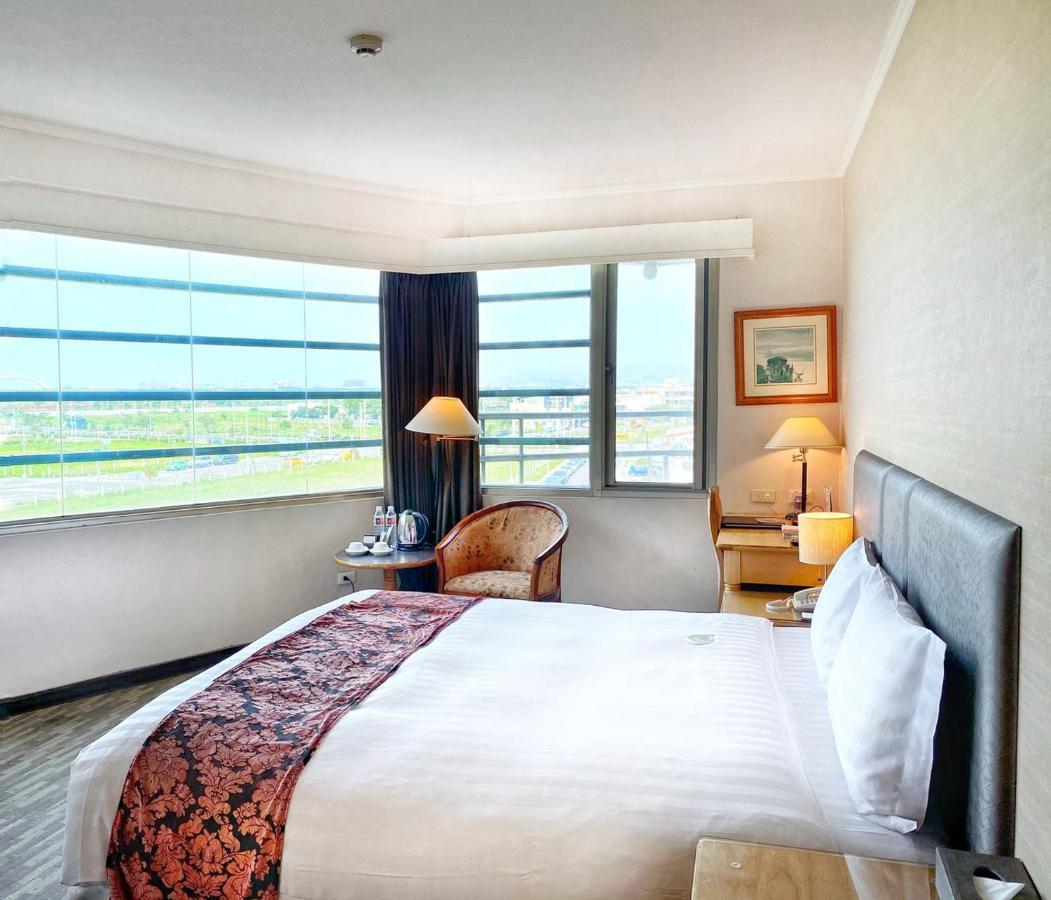 เมซง เดอ ชีน - อาคารปิ่น เฉิน Hotel ไถจง ภายนอก รูปภาพ