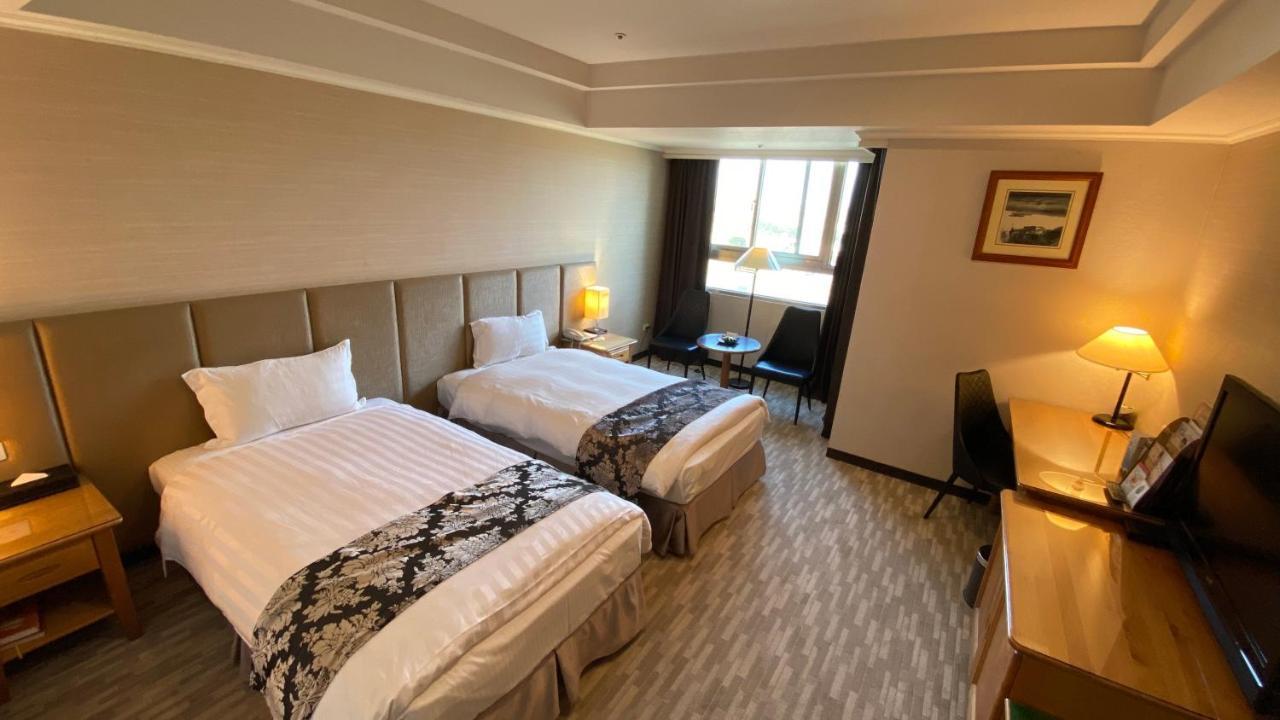 เมซง เดอ ชีน - อาคารปิ่น เฉิน Hotel ไถจง ภายนอก รูปภาพ