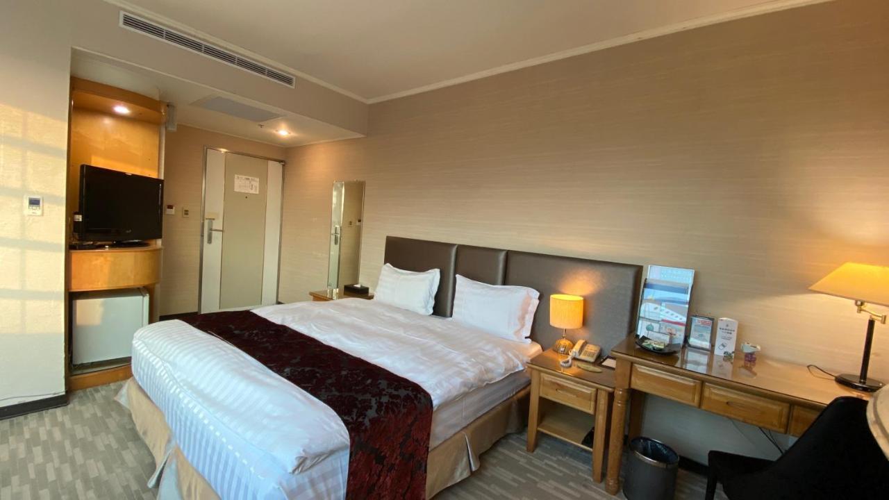 เมซง เดอ ชีน - อาคารปิ่น เฉิน Hotel ไถจง ภายนอก รูปภาพ