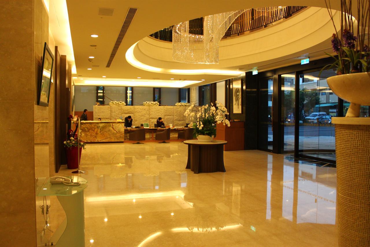 เมซง เดอ ชีน - อาคารปิ่น เฉิน Hotel ไถจง ภายนอก รูปภาพ